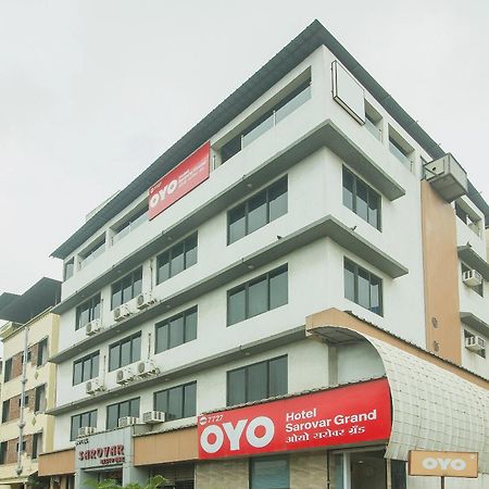 OYO 7727 Hotel Sarovar Grand Kalamboli Exterior foto