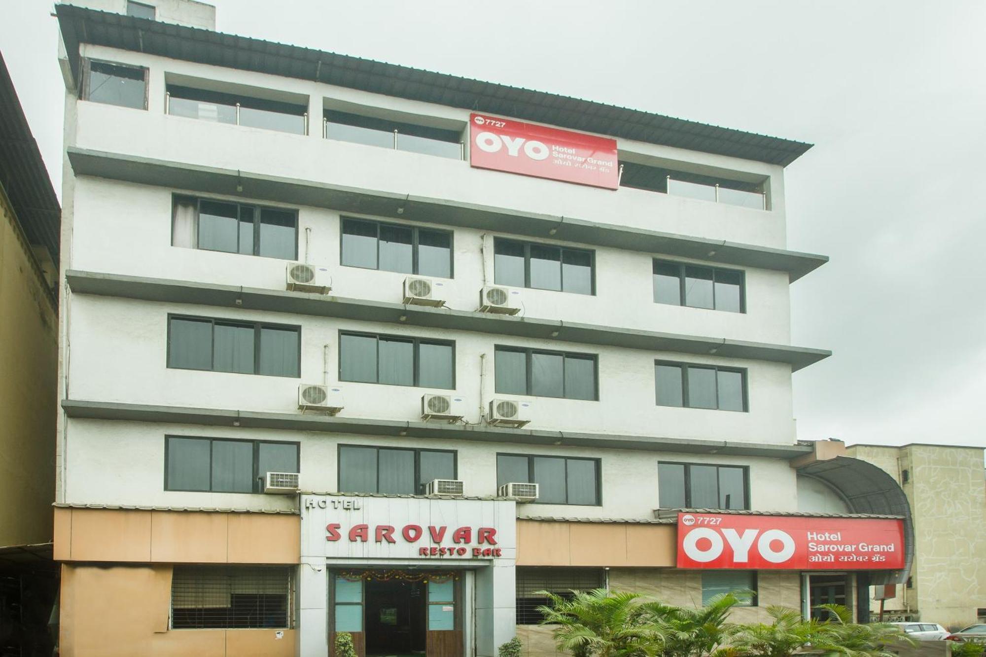 OYO 7727 Hotel Sarovar Grand Kalamboli Exterior foto